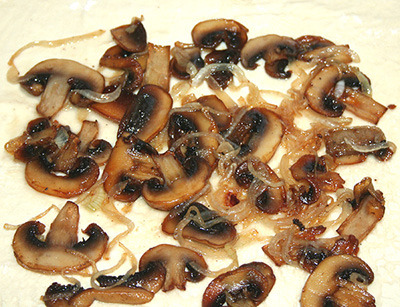 обжаренные грибы для слоеного пирога